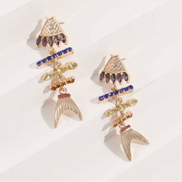 🐠 Betsey Johnson crystal fishbone dangle earrings 🐠 - Picture 2 of 5